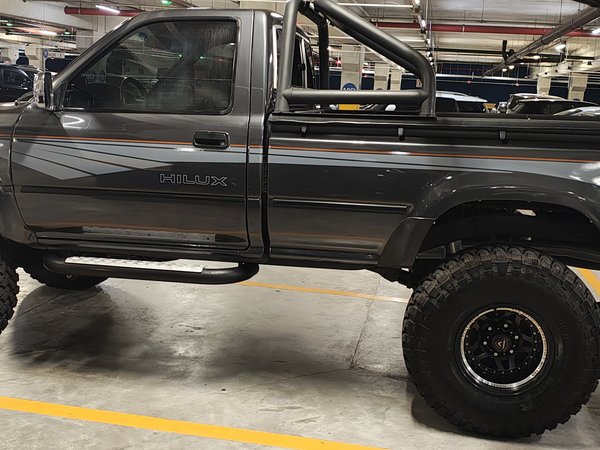 Foto 4 - Toyota Hilux 2.8 Turbo Diesel 4x4 C.S