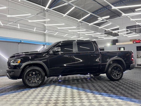 Foto 3 - RAM 1500 Rebel 5.7 V8 Gasolina 4x4