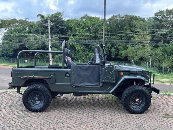 Foto 5 - Toyota Bandeirantes Jipe