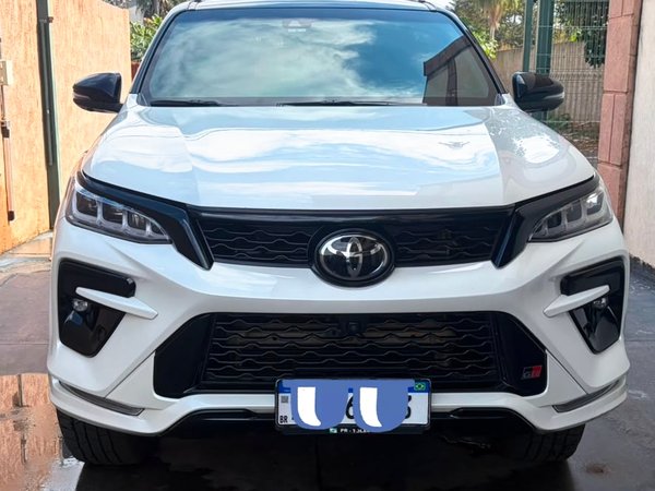 Toyota Hilux SW4