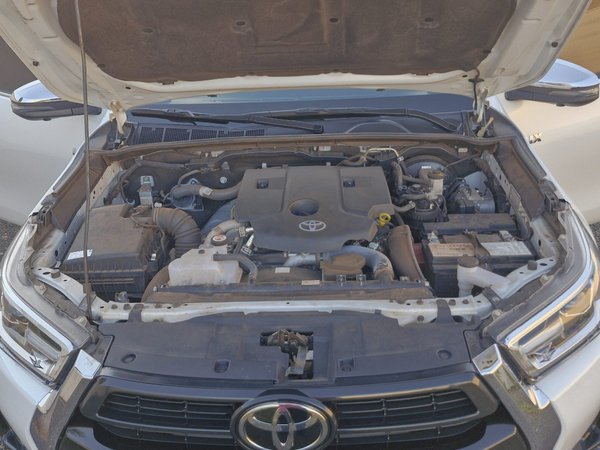 Foto 8 - Toyota Hilux SRX 2.8 Turbo Diesel 4x4