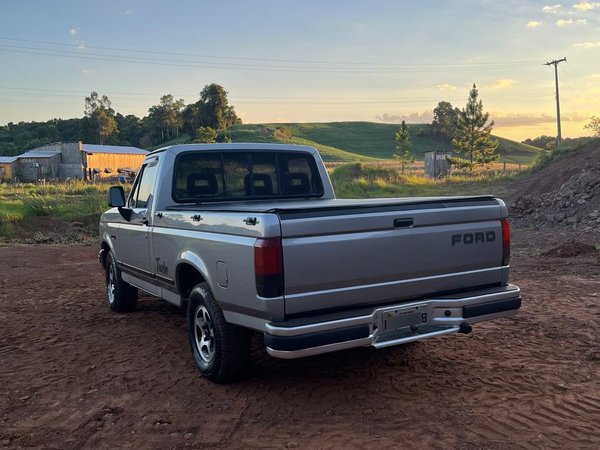 Foto 7 - Ford F1000 XLT 4.3 Turbo Diesel 4x2 C.S