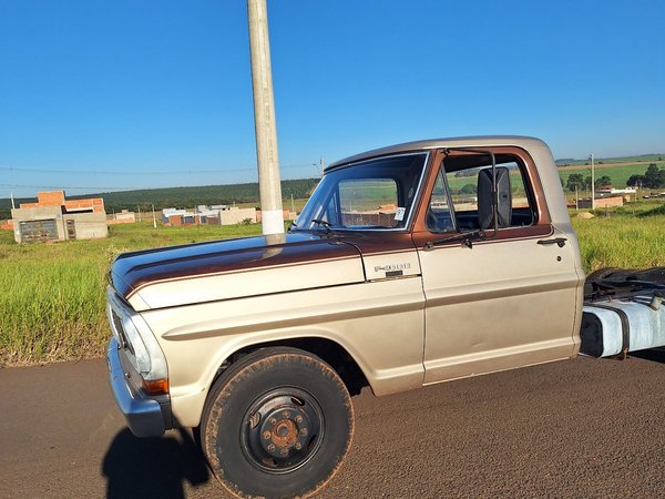 Foto 4 - Ford F4000 3.9 Turbo Diesel