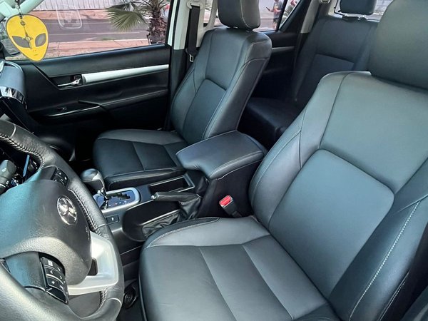 Foto 4 - Toyota Hilux SRV 2.8 Turbo Diesel 4x4