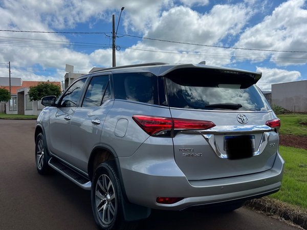 Foto 5 - Toyota Hilux SW4 SRX 2.8 Turbo Diesel 4x4