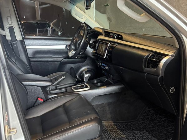 Foto 5 - Toyota Hilux SRV 2.8 Turbo Diesel 4x4