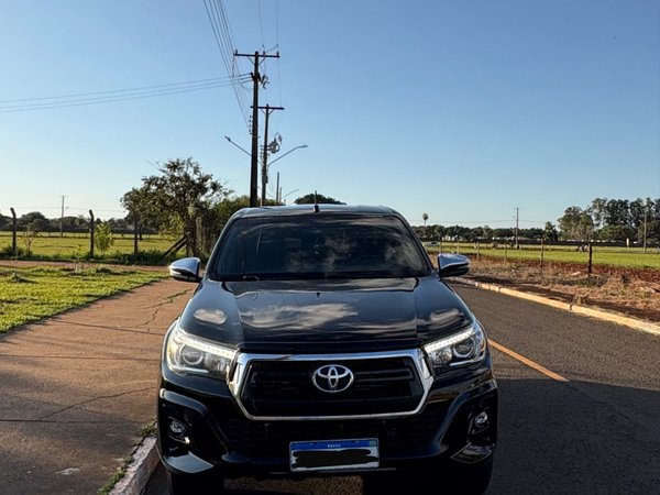 Foto 2 - Toyota Hilux SRX 2.8 Turbo Diesel 4x4