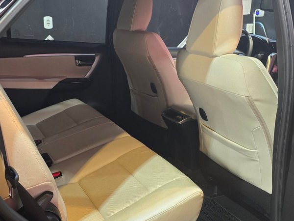 Foto 9 - Toyota Hilux SW4 SRX Diamond 2.8 Turbo Diesel 4x4