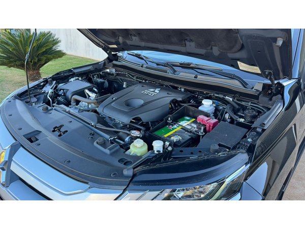 Foto 9 - Mitsubishi L200 Triton Sport HPE 2.4 Turbo Diesel 4x4