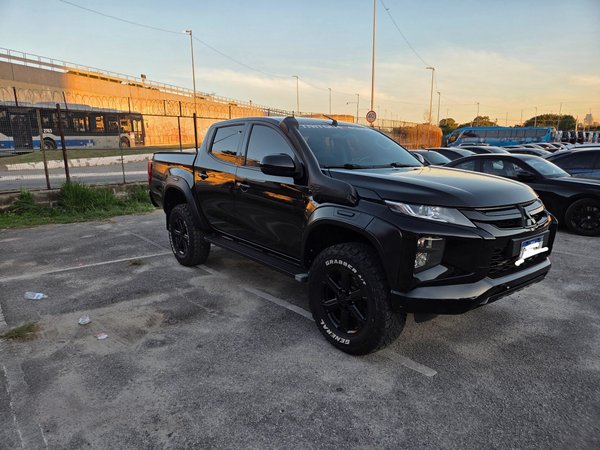 Foto 1 - Mitsubishi L200 Triton Sport GLS 2.4 Turbo Diesel 4x4