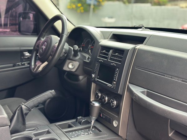 Foto 4 - Jeep Cherokee Sport 3.7 V6