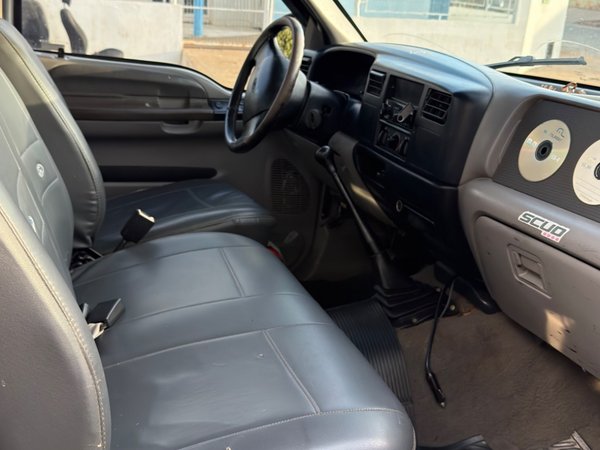 Foto 7 - Ford F250 XLT 4.2 Turbo Diesel 4x2
