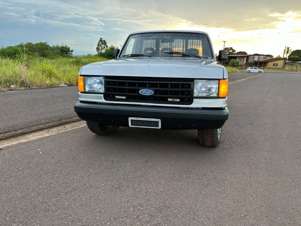 Foto 2 - Ford F1000 Super Série 3.9 Turbo Diesel 4x2 C.S
