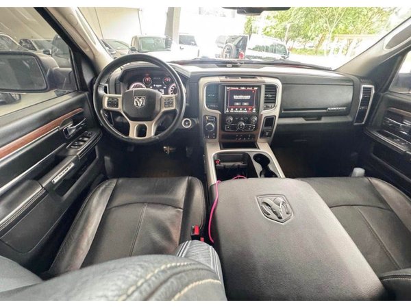 Foto 5 - RAM Classic Laramie Night Edition 5.7 V8 Gasolina 4x4