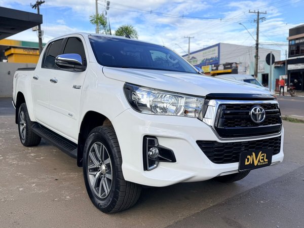 Foto 1 - Toyota Hilux SRV 2.8 Turbo Diesel 4x4