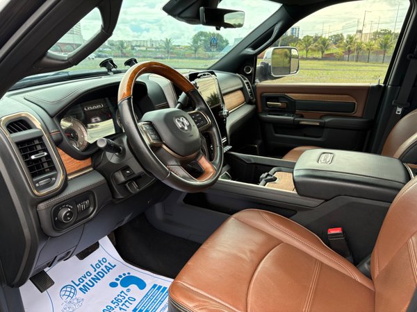 Foto 5 - RAM 3500 Longhorn Limited 6.7 Turbo Diesel 4x4