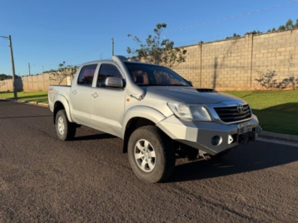 Foto 1 - Toyota Hilux SR 3.0 Turbo Diesel 4x4