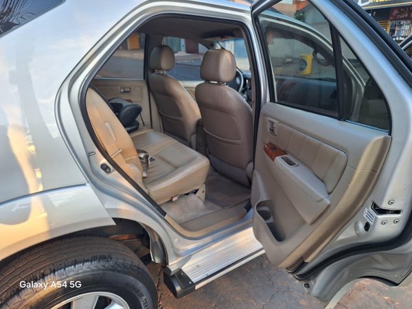 Foto 10 - Toyota Hilux SW4 SRV 3.0 Turbo Diesel 4x4