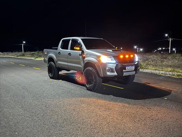Foto 1 - Toyota Hilux SR 3.0 Turbo Diesel 4x4