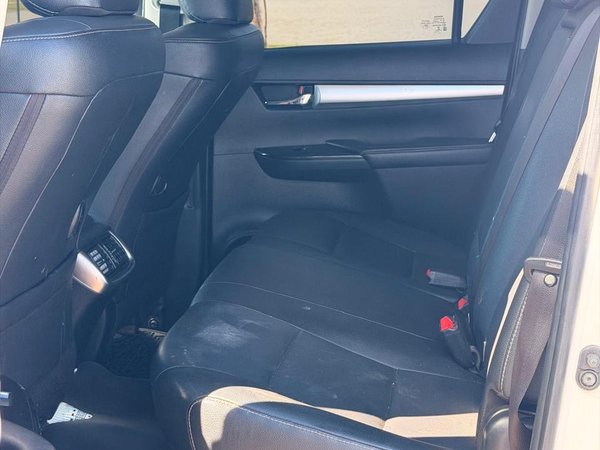 Foto 8 - Toyota Hilux SRX 2.8 Turbo Diesel 4x4