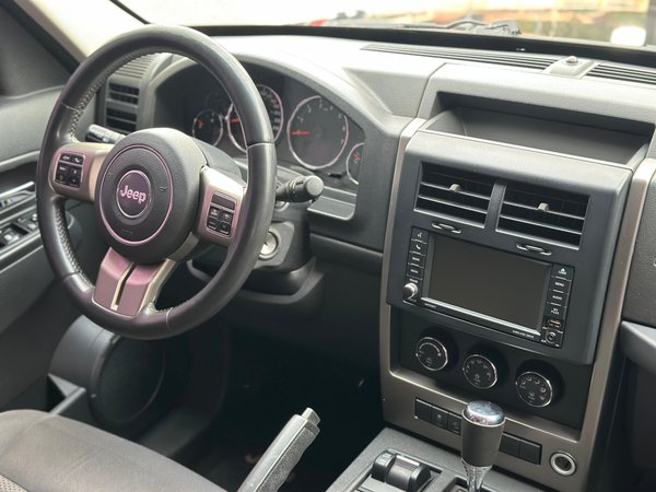 Foto 3 - Jeep Cherokee Sport 3.7 V6