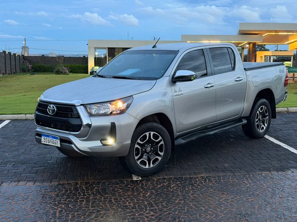 Foto 1 - Toyota Hilux SRV 2.8 Turbo Diesel 4x4