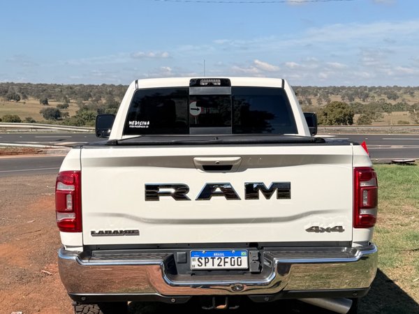 Foto 7 - RAM 2500 Laramie 6.7 Turbo Diesel 4x4