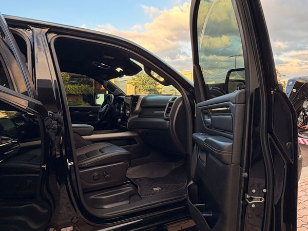 Foto 6 - RAM 1500 Rebel 5.7 V8 Gasolina 4x4