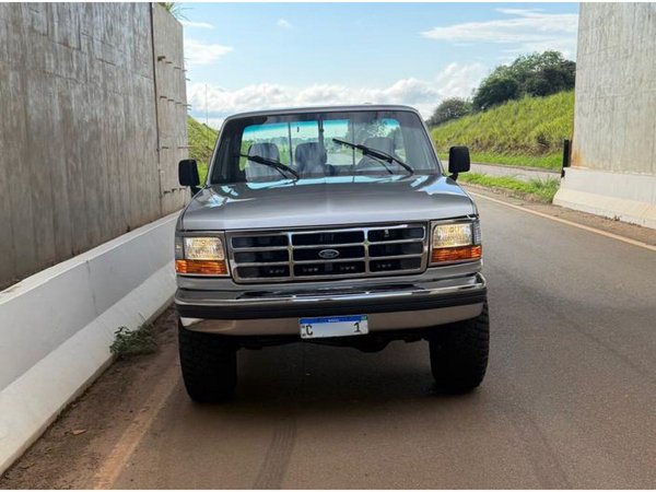 Foto 2 - Ford F1000 XLT 4.3 Turbo Diesel 4x4 C.S