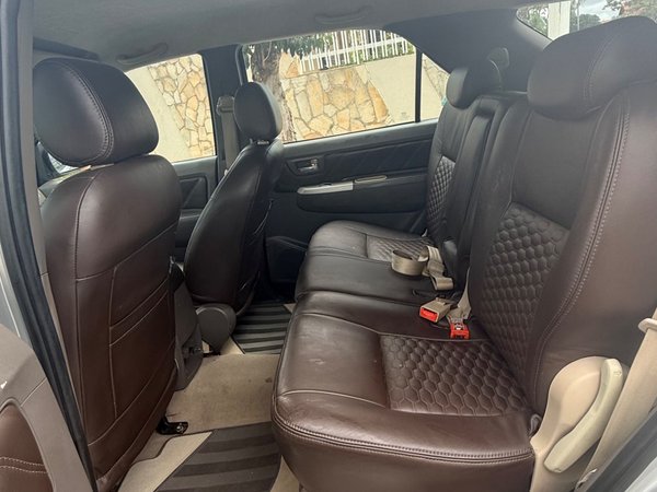 Foto 6 - Toyota Hilux SW4 SRV 3.0 Turbo Diesel 4x4