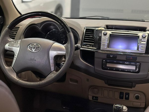 Foto 4 - Toyota Hilux SW4 SRV 3.0 Turbo Diesel 4x4