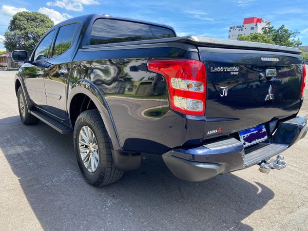 Foto 3 - Mitsubishi Triton HPE-S 2.4 Bi-Turbo Diesel 4x4