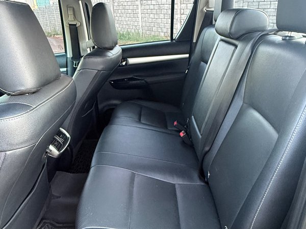 Foto 8 - Toyota Hilux SRX 2.8 Turbo Diesel 4x4