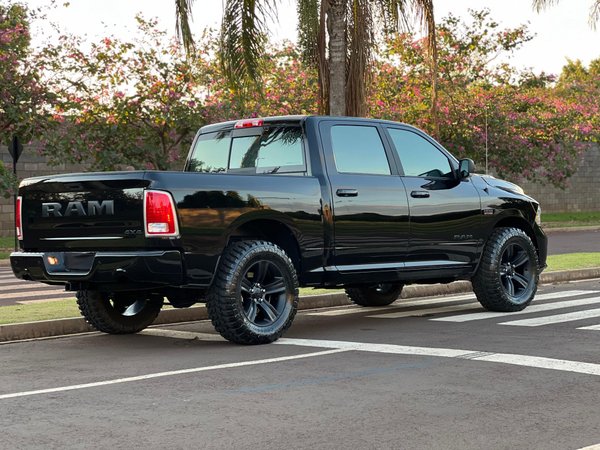 Foto 4 - RAM Classic Laramie 5.7 V8 Gasolina 4x4