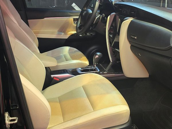 Foto 6 - Toyota Hilux SW4 SRX Diamond 2.8 Turbo Diesel 4x4