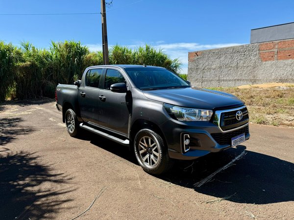 Foto 3 - Toyota Hilux SR 2.8 Turbo Diesel 4x4