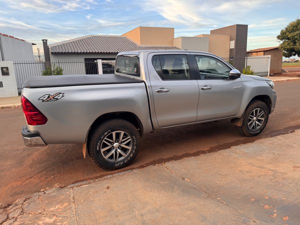 Foto 2 - Toyota Hilux SRV 2.8 Turbo Diesel 4x4