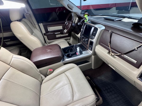 Foto 5 - RAM 2500 Laramie 6.7 Turbo Diesel 4x4