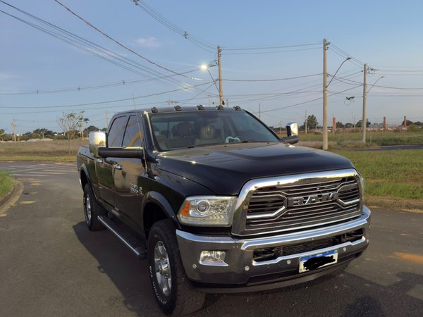 Foto 1 - RAM 2500 Laramie 6.7 Turbo Diesel 4x4