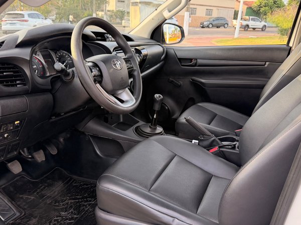 Foto 5 - Toyota Hilux 2.8 Turbo Diesel 4x4 C.S