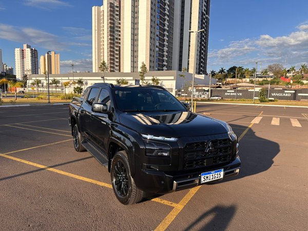 Foto 2 - Mitsubishi Triton Katana 2.4 Bi-Turbo Diesel 4x4