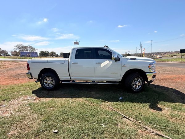 Foto 3 - RAM 2500 Laramie 6.7 Turbo Diesel 4x4