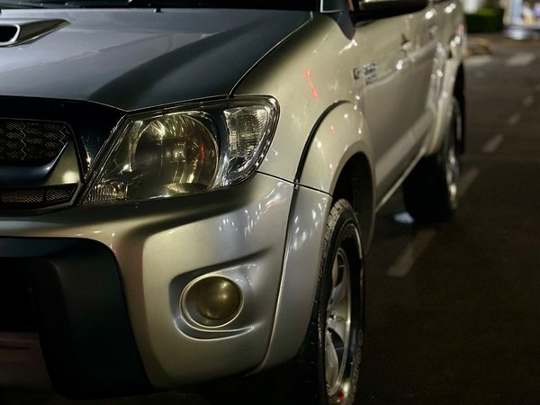 Foto 1 - Toyota Hilux SRV 3.0 Turbo Diesel 4x4