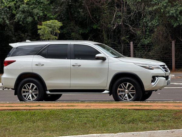 Foto 4 - Toyota Hilux SW4 SRX 2.8 Turbo Diesel 4x4