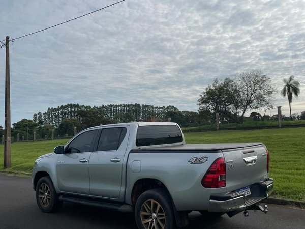 Foto 9 - Toyota Hilux SRX 2.8 Turbo Diesel 4x4