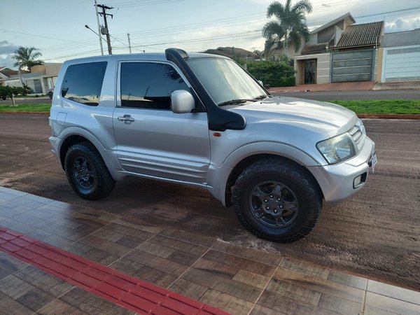 Foto 7 - Mitsubishi Pajero GLS 3.5 V6 Gasolina 4x4
