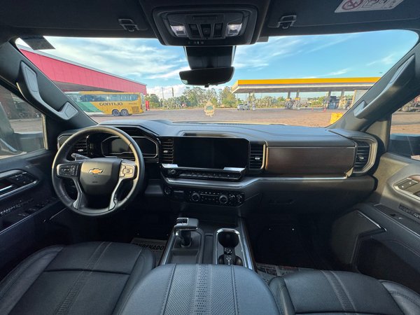 Foto 8 - Chevrolet Silverado 1500 High Country 5.3 V8 Gasolina 4x4