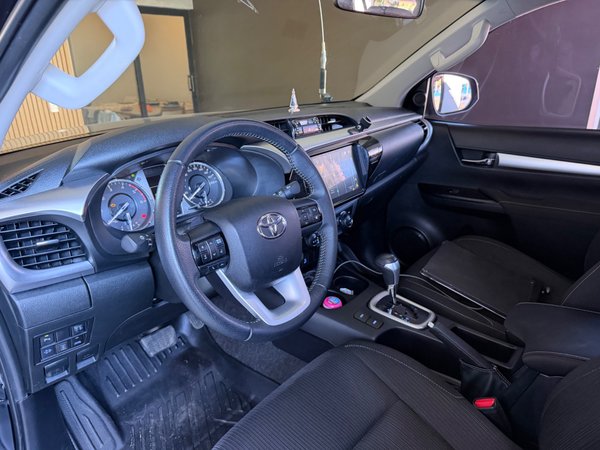 Foto 7 - Toyota Hilux SR 2.8 Turbo Diesel 4x4