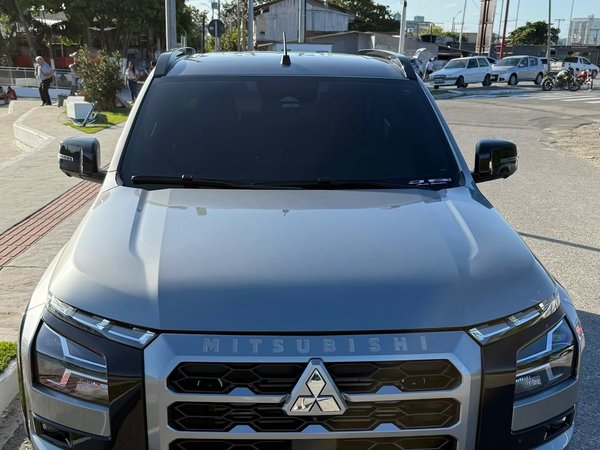 Foto 3 - Mitsubishi Triton Katana 2.4 Bi-Turbo Diesel 4x4