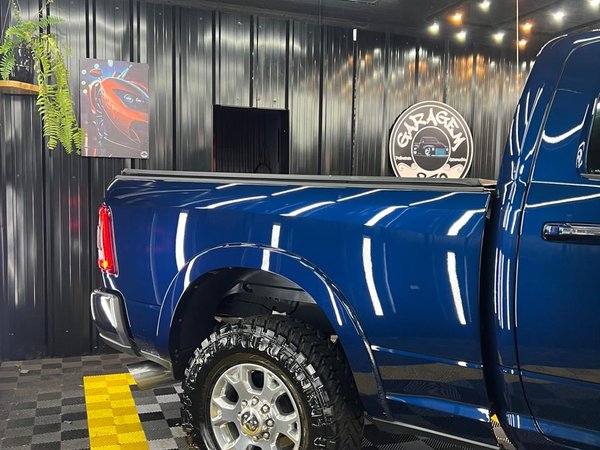 Foto 5 - RAM 3500 Laramie 6.7 Turbo Diesel 4x4